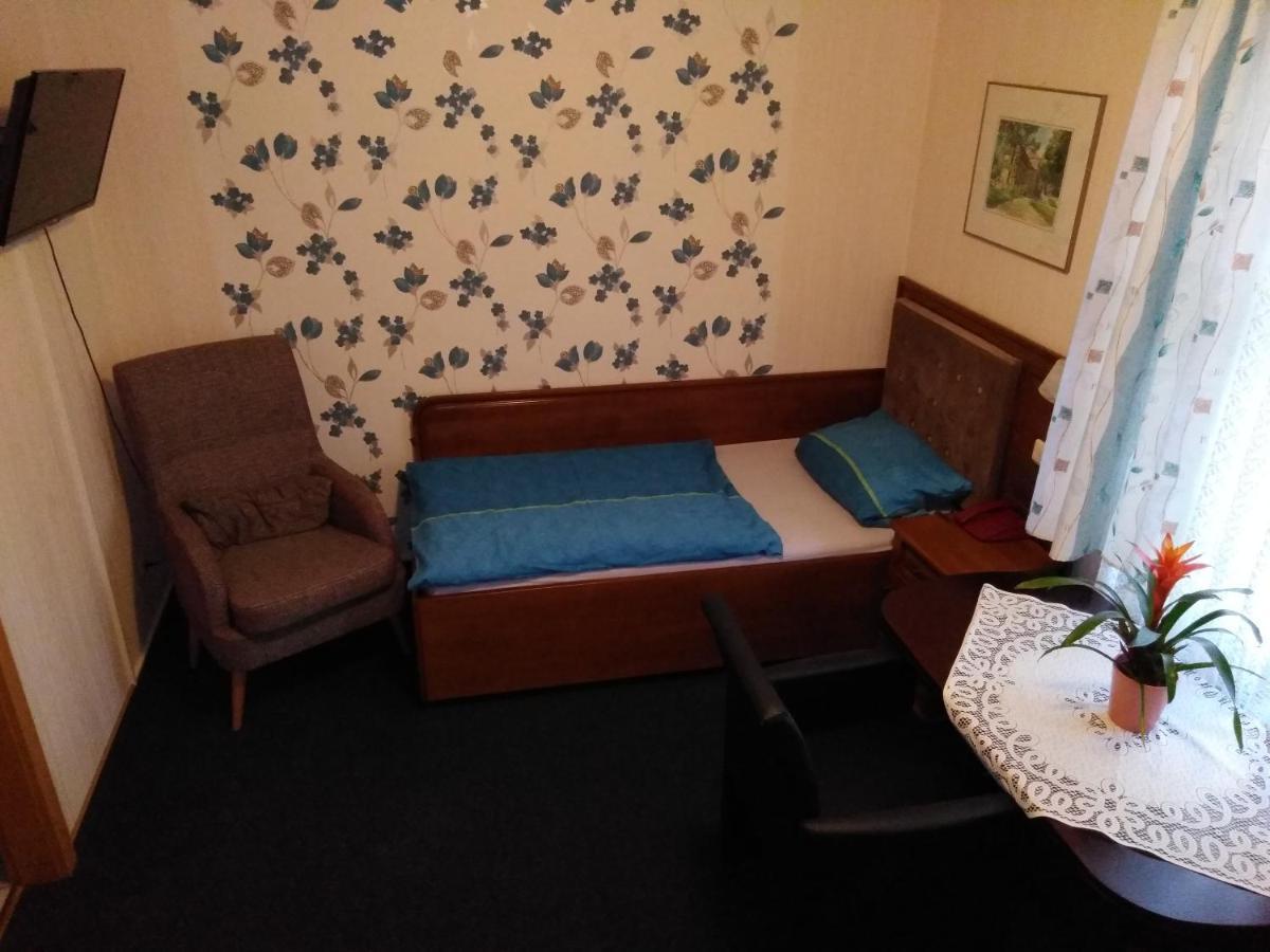 Hotel Stadt Luegde エクステリア 写真