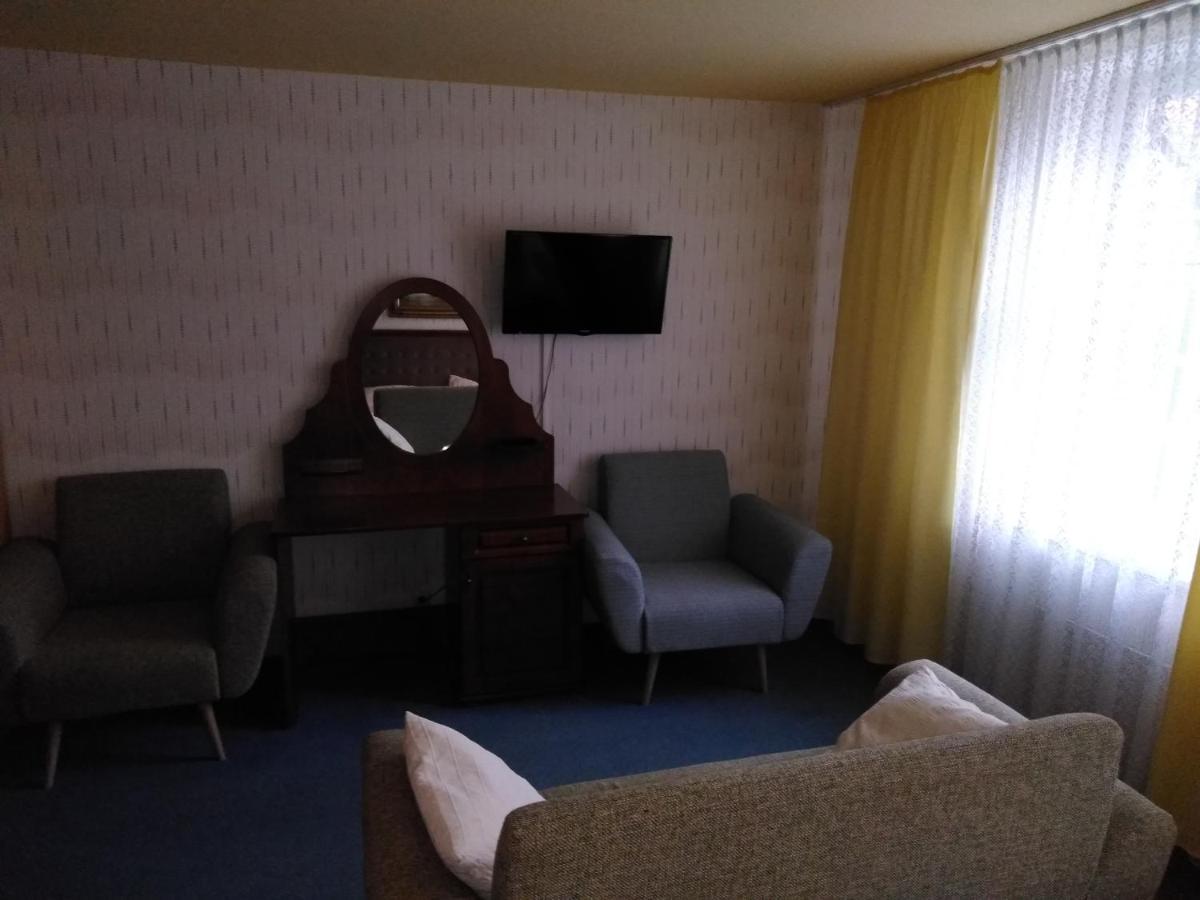 Hotel Stadt Luegde エクステリア 写真