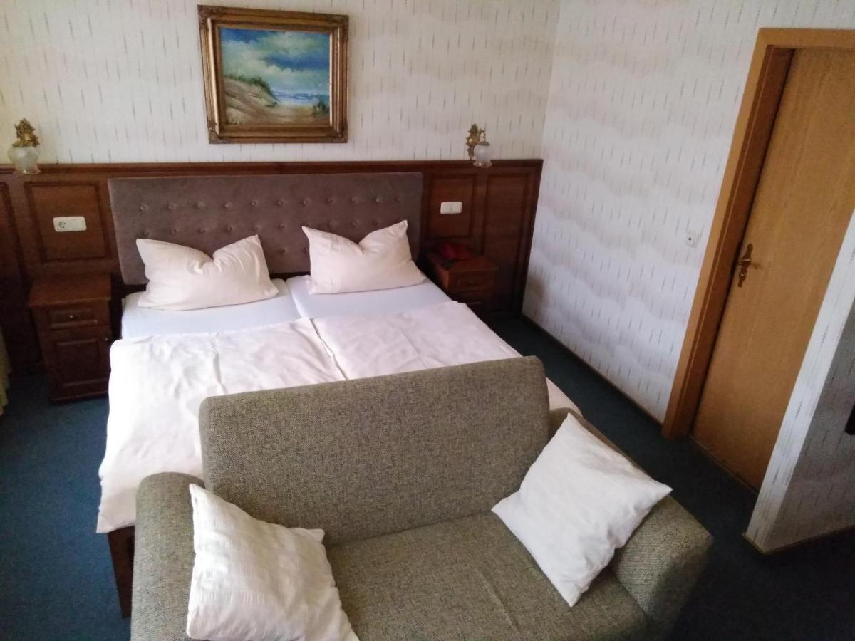 Hotel Stadt Luegde エクステリア 写真