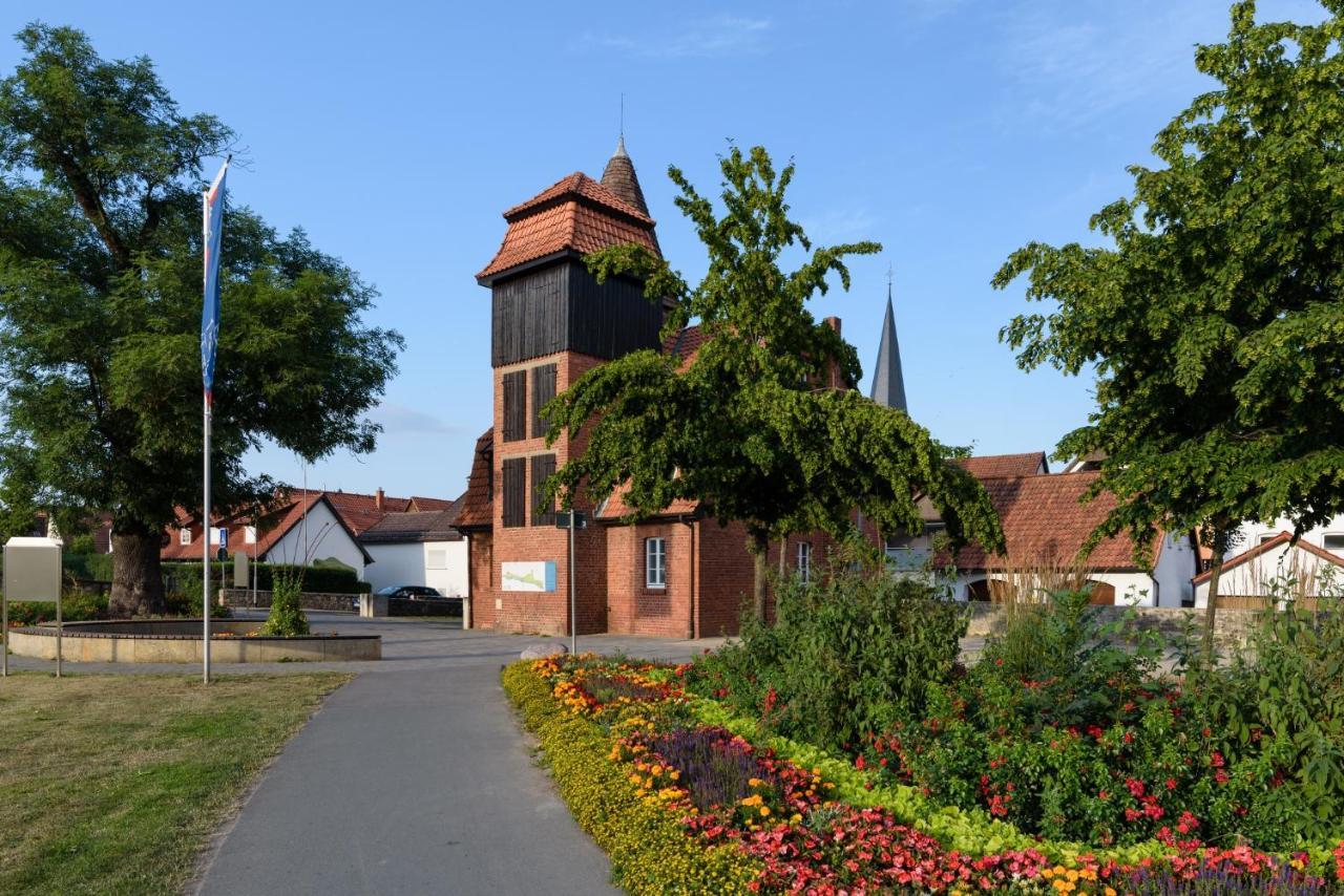 Hotel Stadt Luegde エクステリア 写真